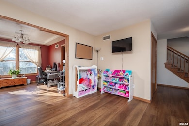 2429 W 60th Place, Davenport, IA 52806 - photo 3