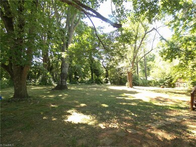 4908 Yarmouth Dr, Greensboro, NC 27407 - photo 4