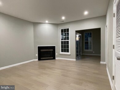 13024 Park Crescent Cir, Herndon, VA 20171 - photo 7