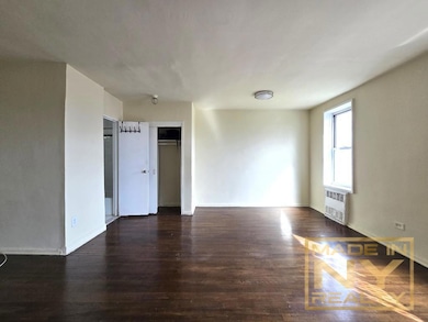 61-15 43rd Ave unit 7M, Woodside, NY 11377 - photo 5