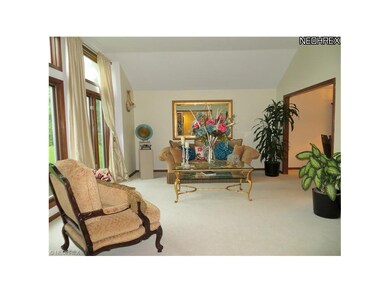Vaulted Living Rm w/Transom Windows to Let the Sun