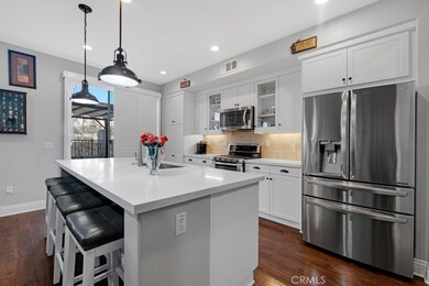 22104 Barrington Way, Santa Clarita, CA 91350 - photo 5