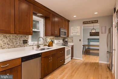 623 Tanglewood Dr, Sykesville, MD 21784 - photo 6