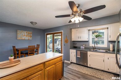 4917 N Division St, Davenport, IA 52806 - photo 7