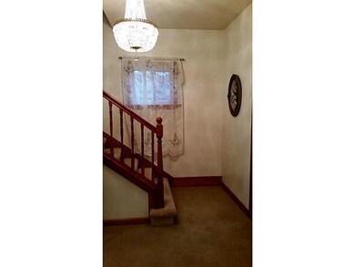 Entry/Foyer.