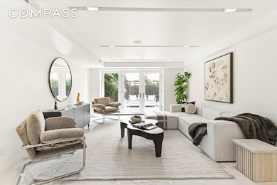 135 E 38th St, New York, NY 10016 - photo 2