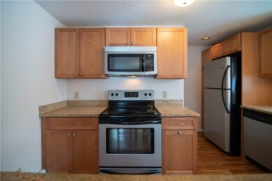 SHAKER CABINETS, GRANITE COUNTER TOPS, STAINLESS A