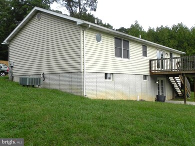 1370 Palmer Rd, Hedgesville, WV 25427 - photo 7