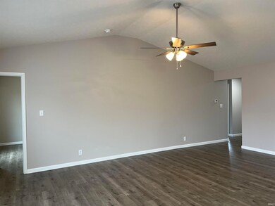 435 Mallard Cir, Chandler, IN 47610 - photo 4