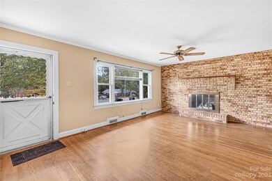 645 Holland Dr, Statesville, NC 28677 - photo 5