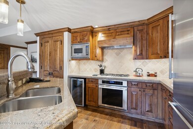 25BKitchen
