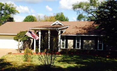 2000 Cobb Dr, Columbia, TN 38401 - photo 2