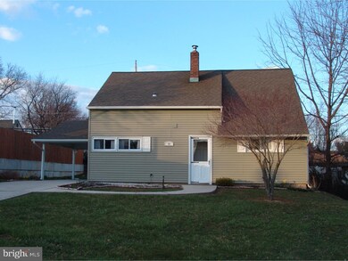 46 Azalea Ln, Levittown, PA 19055 - photo 5