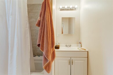 117 Kensington Ave unit 304R, Jersey City, NJ 07304 - photo 4