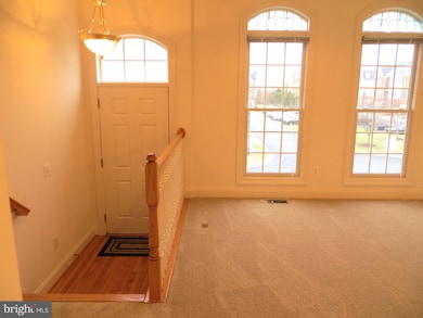 6905 Stanwick Square, Gainesville, VA 20155 - photo 2