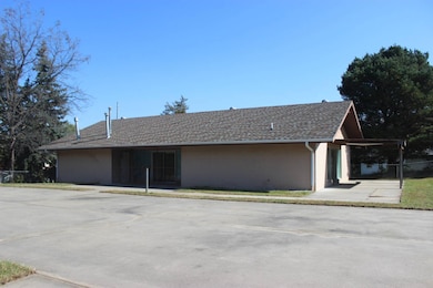 901 S K St, Broken Bow, NE 68822 - photo 3