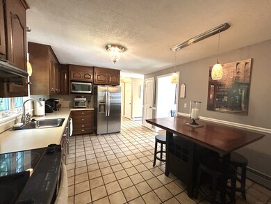 77 Lindsey Rd, Middletown, CT 06457 - photo 6