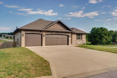 1644 N Eagle Valley Ln, Nixa, MO 65714 - photo 2