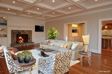 Family Room 12