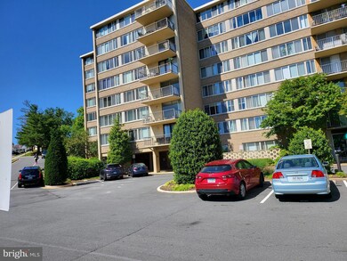 Columbia Condominiums unit 414, Arlington, VA 22204 - photo 3