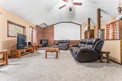 Vaulted Ceiling w/Pellet Stove