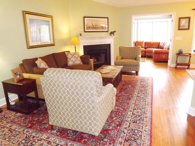 LIVING ROOM 1