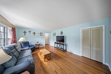 8612 Riggs St, Overland Park, KS 66212 - photo 3