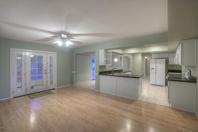 9703 W Hawthorn Ct