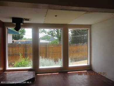 2301 N Western Ave 008