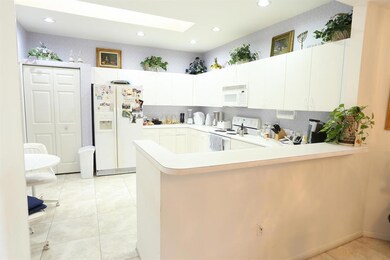 12538 Crystal Pointe Dr Unit B-large-005