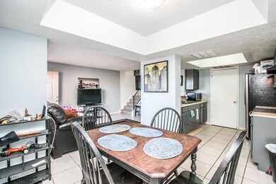 Eat-in Kitchen