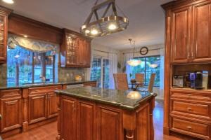 Granite Kitchen with Breakfast Area