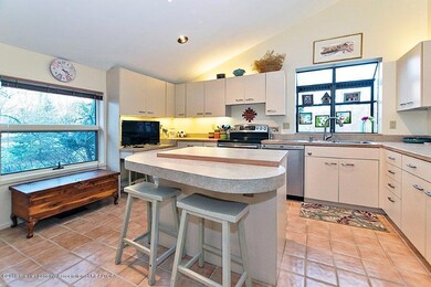 ST. CHARLES KITCHEN