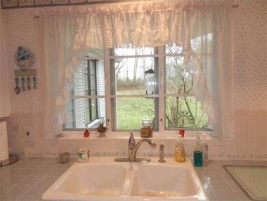 201 Union St, Bridgewater, MA 02324 - photo 4