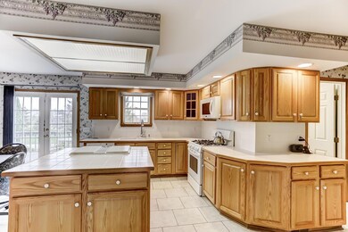 698 Wedgewood Dr, Marysville, OH 43040 - photo 7