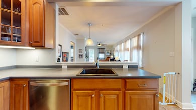 21 Nichols Ave, Stamford, CT 06905 - photo 5