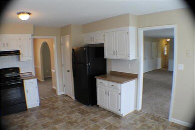 14412 Wilshire Cir, Grandview, MO 64030 - photo 6