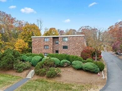Milliken Hills Condominiums unit 15, Franklin, MA 02038 - photo 4