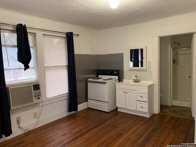 923 N Heideke St unit B, Seguin, TX 78155 - photo 5