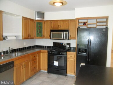 9317 Eagleview Dr, Lafayette Hill, PA 19444 - photo 6