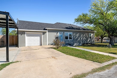 908 Waters Ave, Del Rio, TX 78840 - photo 2