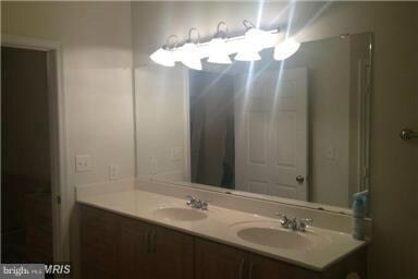 12917 Centre Park Cir unit 117, Herndon, VA 20171 - photo 6