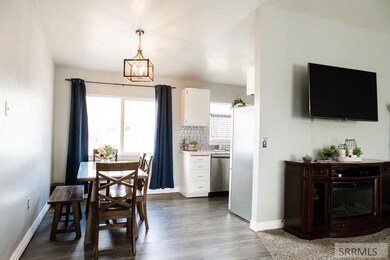 A peek into the Dining, Kitchen, Family room
