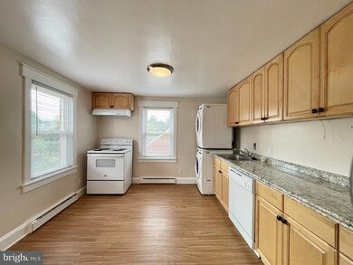 708 W Patrick St unit B, Frederick, MD 21701 - photo 2