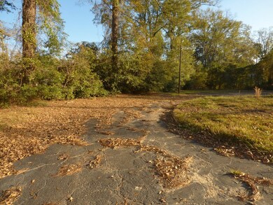 614 Jackson Ave, McComb, MS 39648 - photo 4