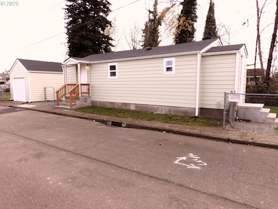 890 25th St SE, Salem, OR 97301 - photo 2