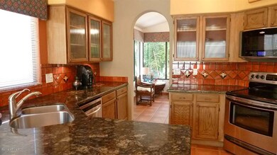 6 - Kitchen