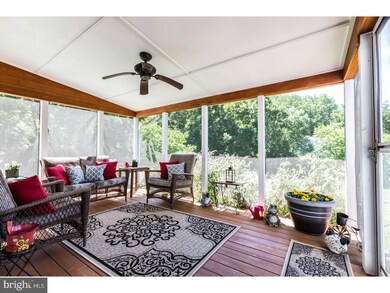 360 Maple St, Downingtown, PA 19335 - photo 2