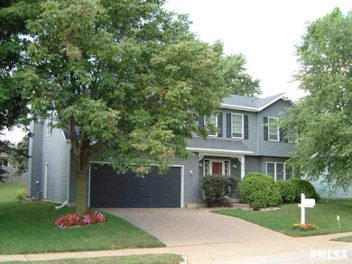 1034 W 57th Place, Davenport, IA 52806 - photo 2