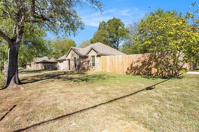 202 Gatrix Ave, Cleburne, TX 76033 - photo 2